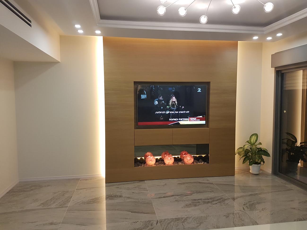 חיפוי עץ קיר טלויזיה ליזה