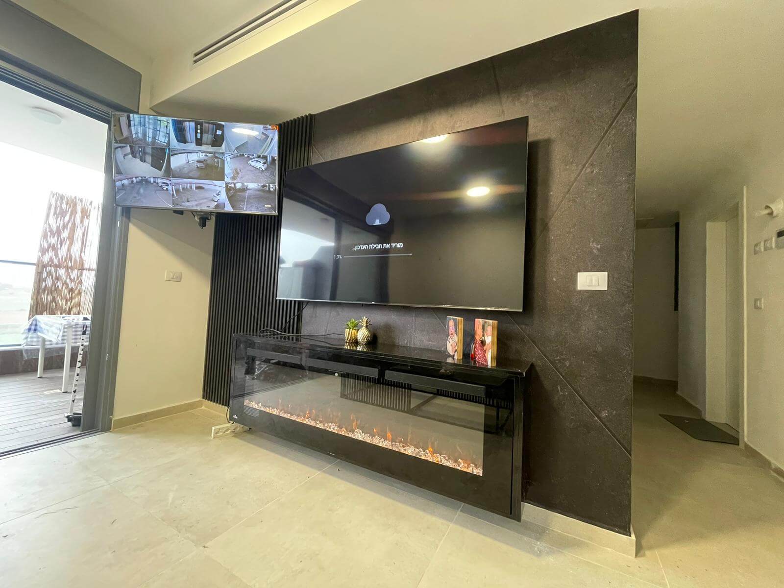 חיפוי לקיר טלויזיה מעץ