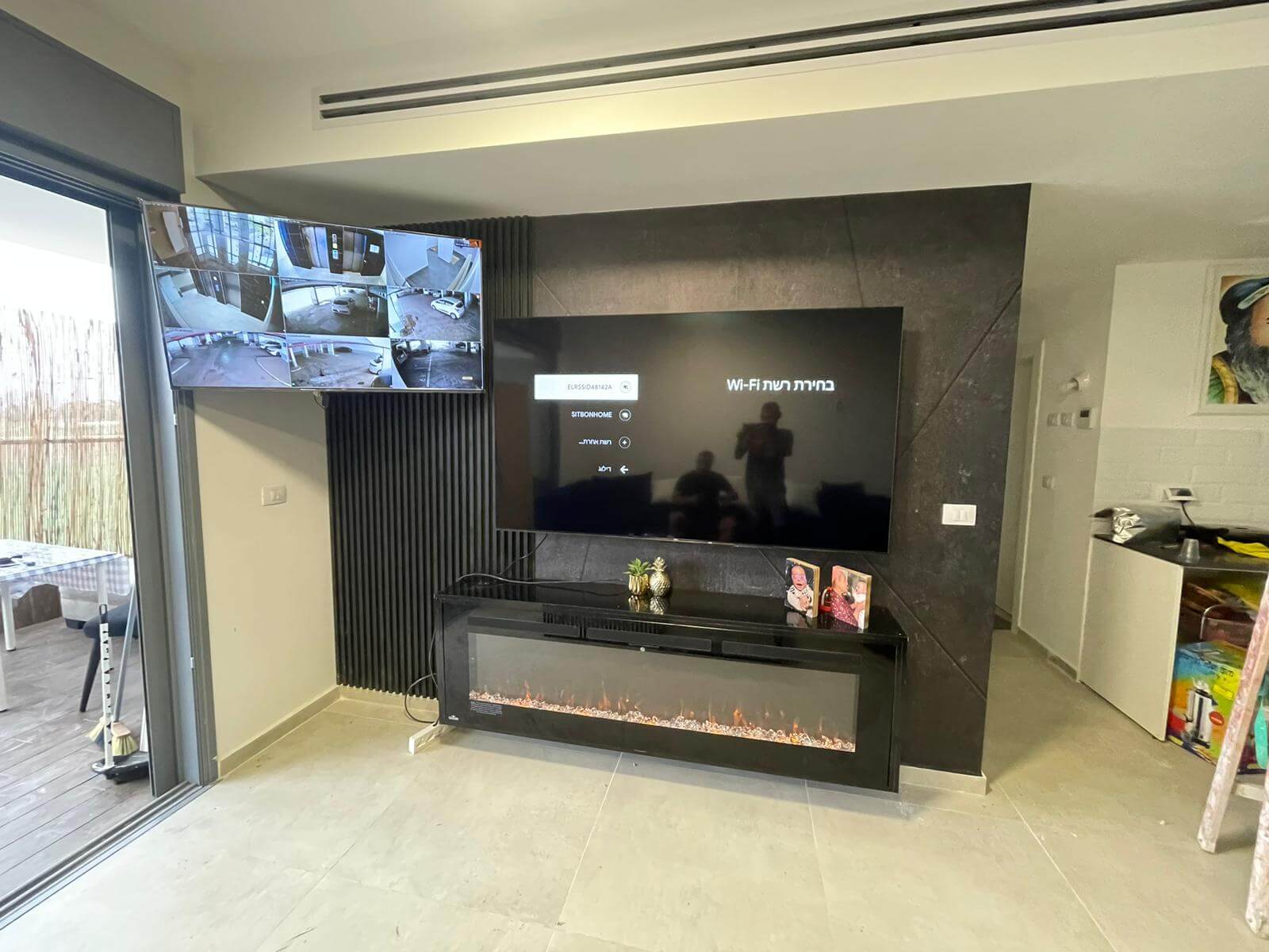 חיפוי קיר טלויזיה מעוצב בסלון