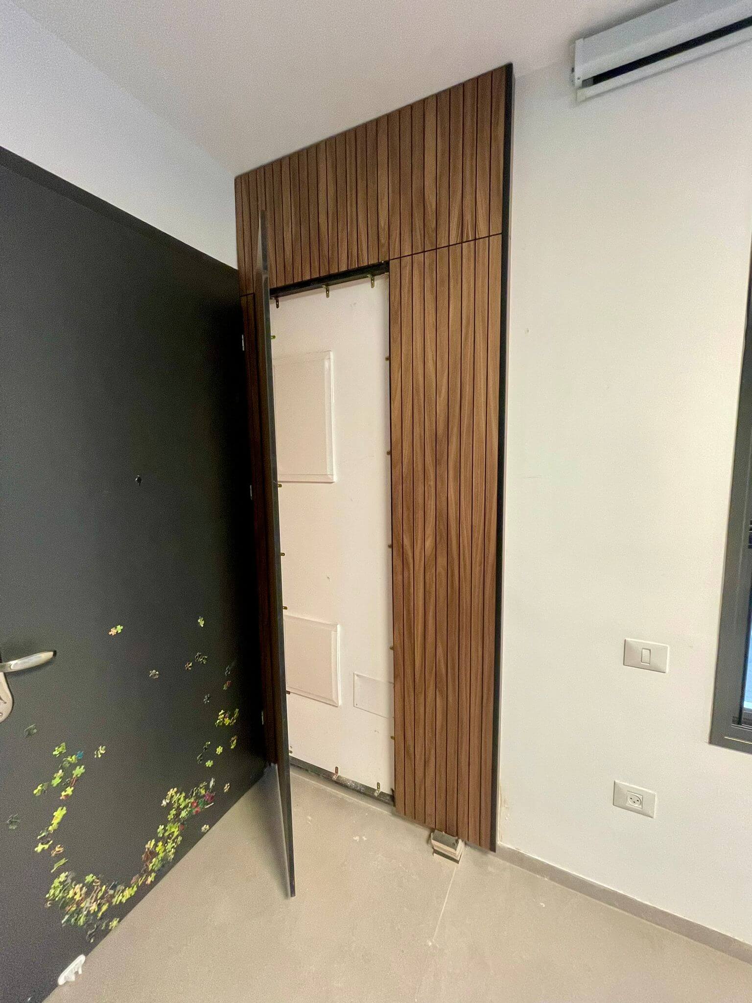 חיפוי עץ לארון חשמל